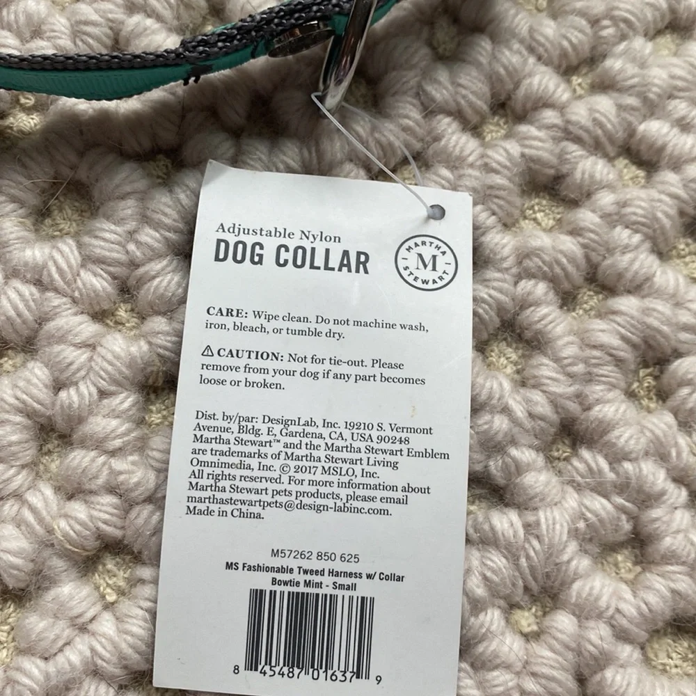 NWT Martha Stewart adjustable nylon dog collar Size 14 (neck 10-14 inches)